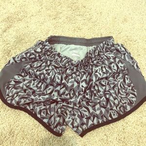 girls medium nike shorts